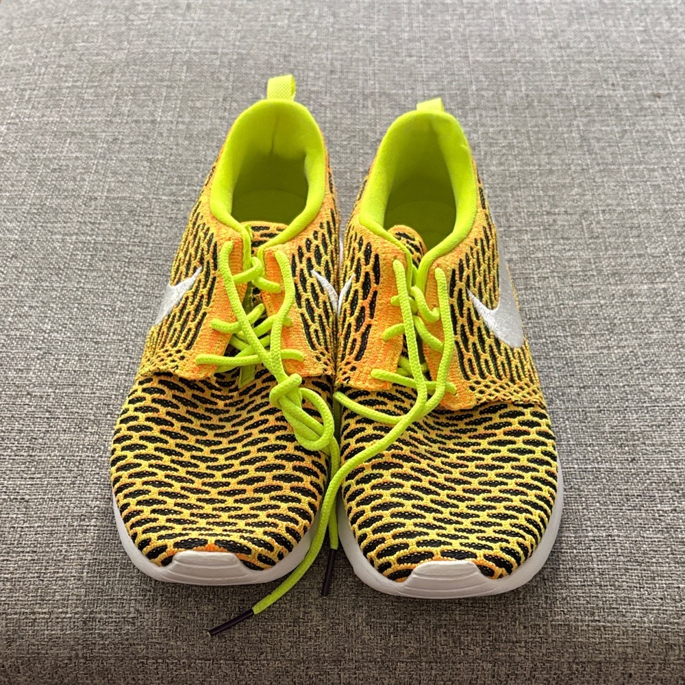 Nike Kids Bright Yellow and Black Knit Sneakers with White Swoosh